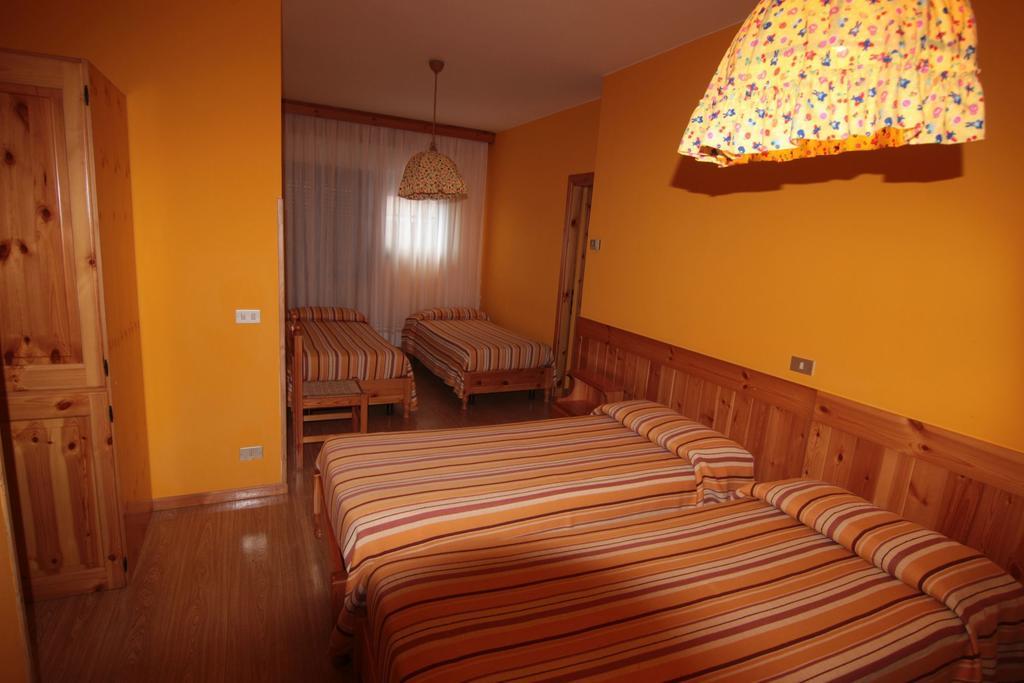 Albergo Trieste Tambre dʼAlpago Cameră foto