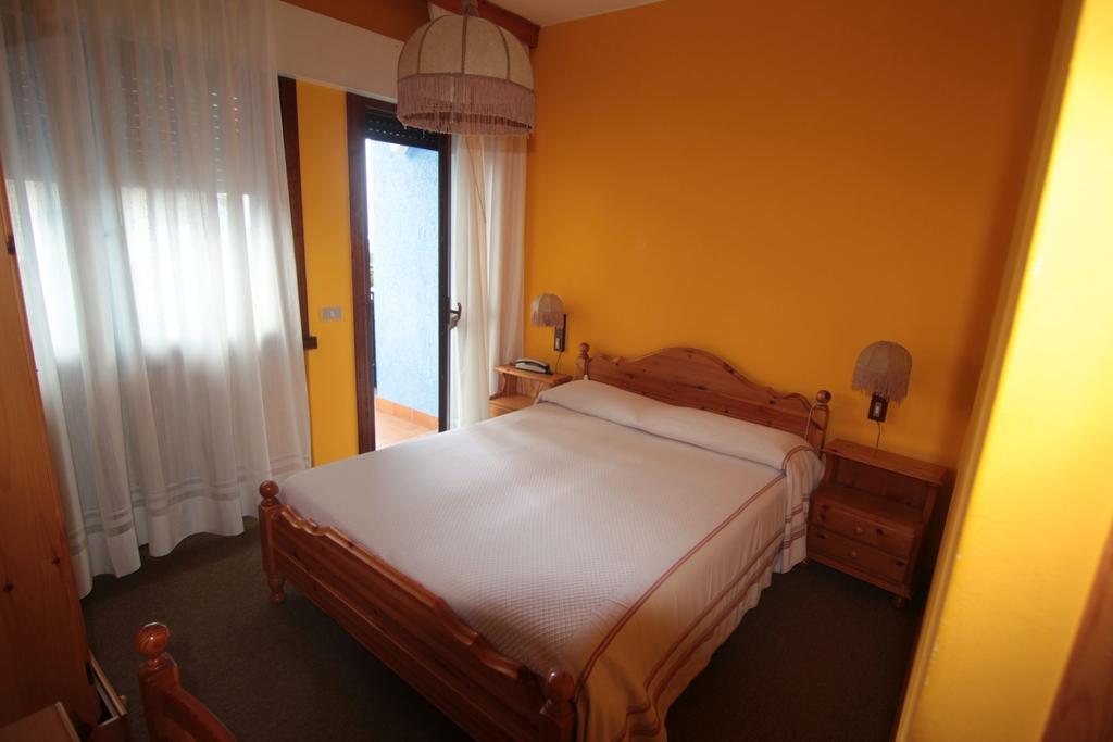 Albergo Trieste Tambre dʼAlpago Cameră foto