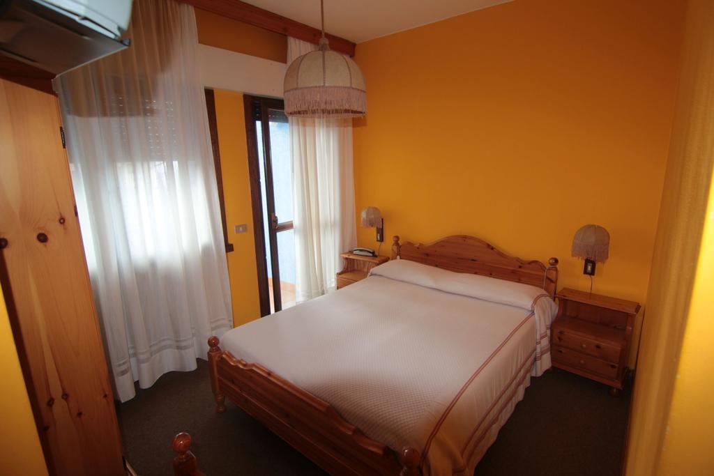 Albergo Trieste Tambre dʼAlpago Cameră foto