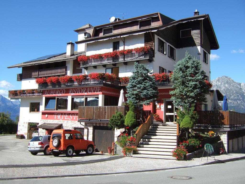 Albergo Trieste Tambre dʼAlpago Exterior foto